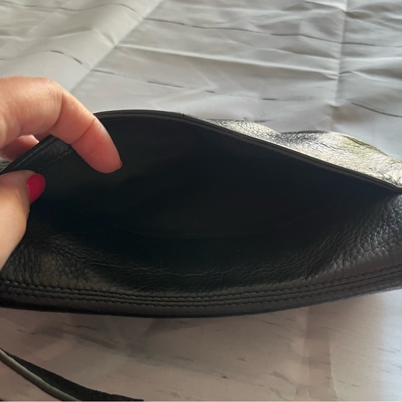 Black Genuine Leather Brooks Brothers Baguette Shoulder Bag with Several Pockets - Picture 14 of 16